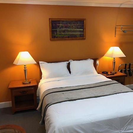 Howard Johnson By Wyndham Ridgecrest, Ca Extérieur photo