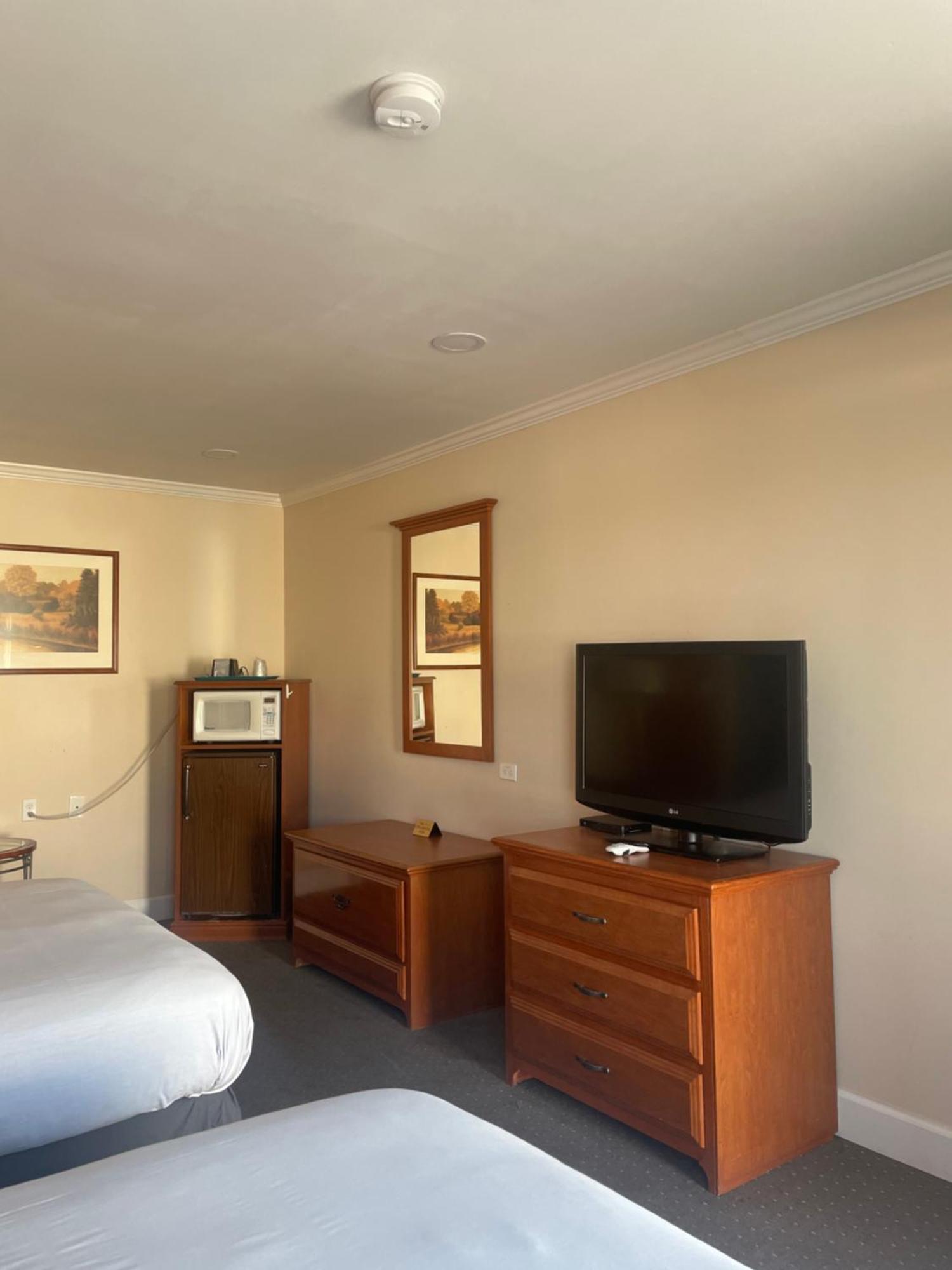 Howard Johnson By Wyndham Ridgecrest, Ca Extérieur photo