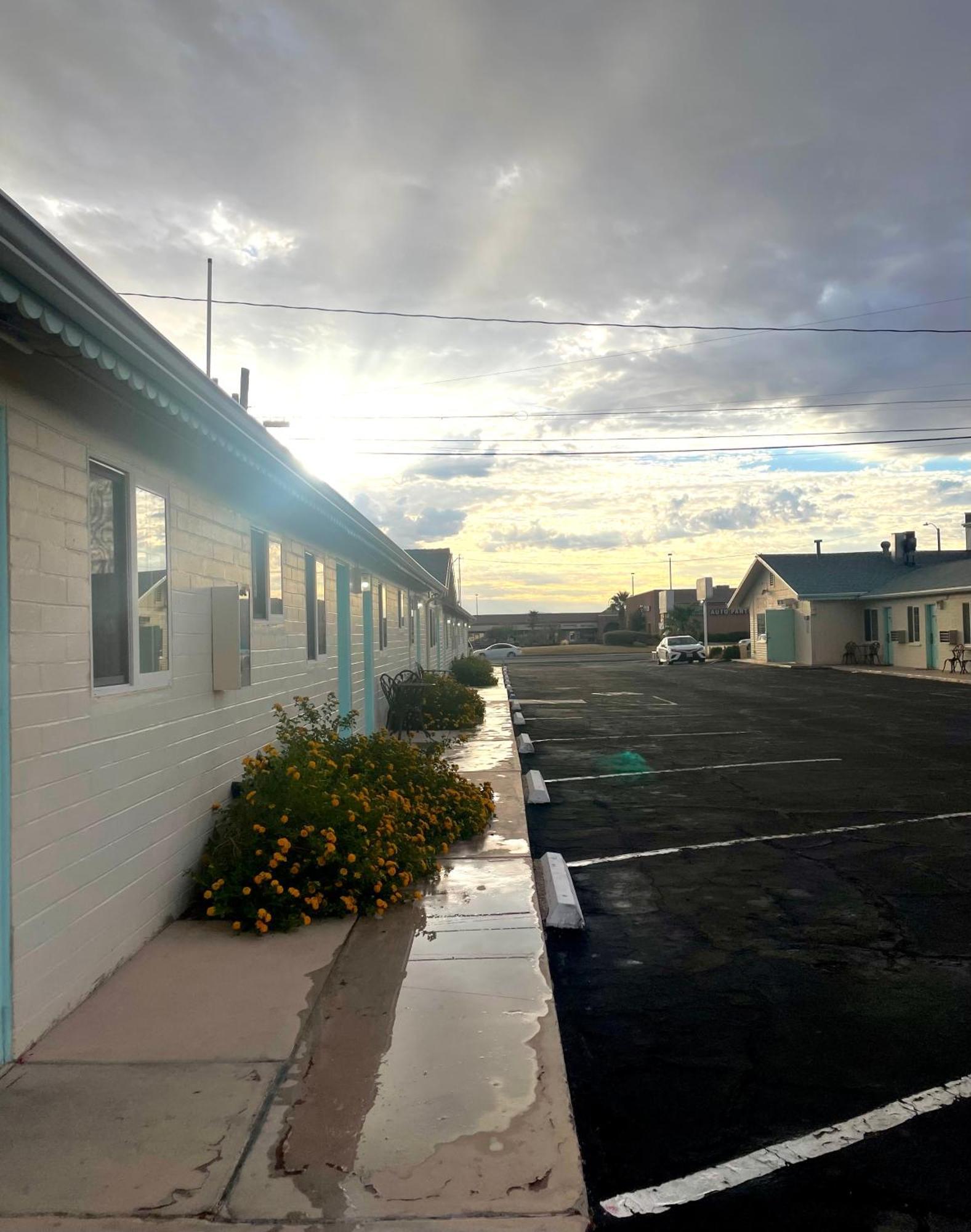 Howard Johnson By Wyndham Ridgecrest, Ca Extérieur photo